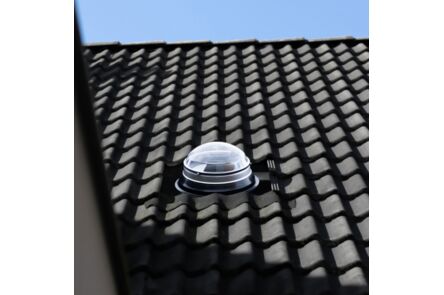 Powerdaylight diam. 25cm Hellend dak buitenzijde