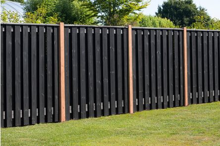 Grenen tuinscherm zwart 1800x1800 17-planks
